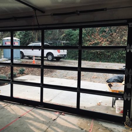 Black-Anodized-Greylite-Glass-Interior_